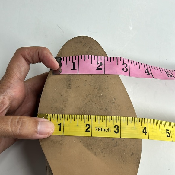 Everlane The Modern Loafer in Stone Suede - Picture 15 of 15